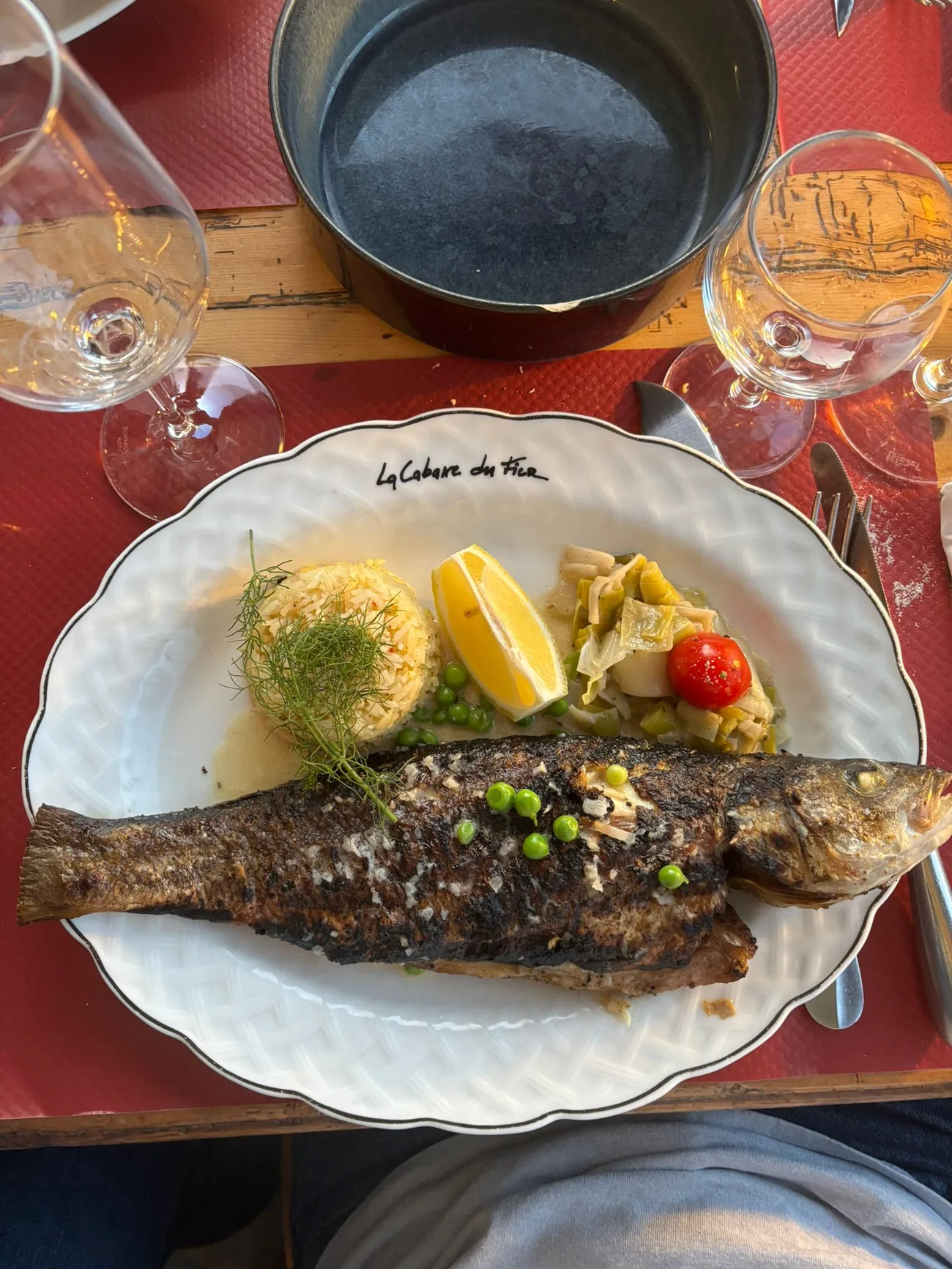 Poisson grillé au feu de bois